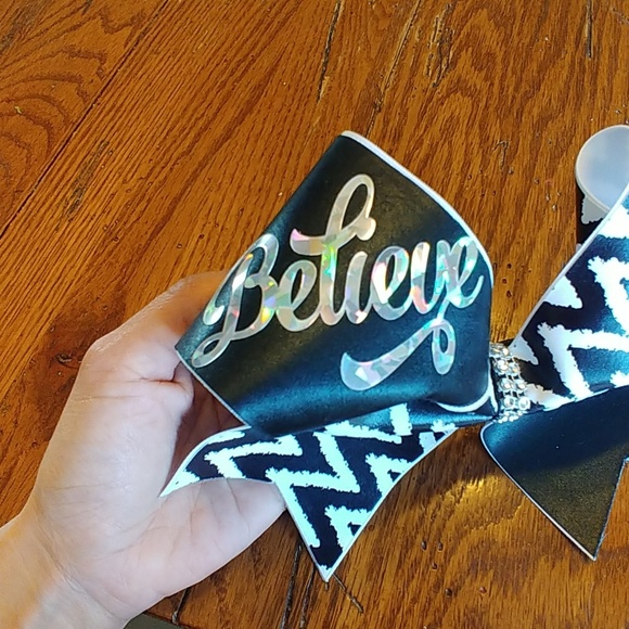 Cheer bow - Picture 2 of 2